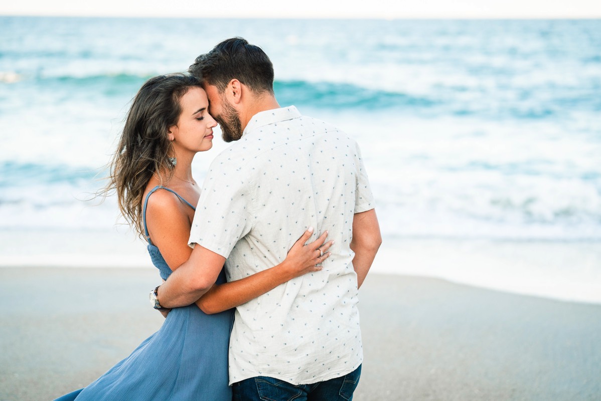 Beach - couple -- Engagement Photography -  Engagement Photographers - Wilmingrton - NC - Chfris Lang Photography - Engageent photography ideas 